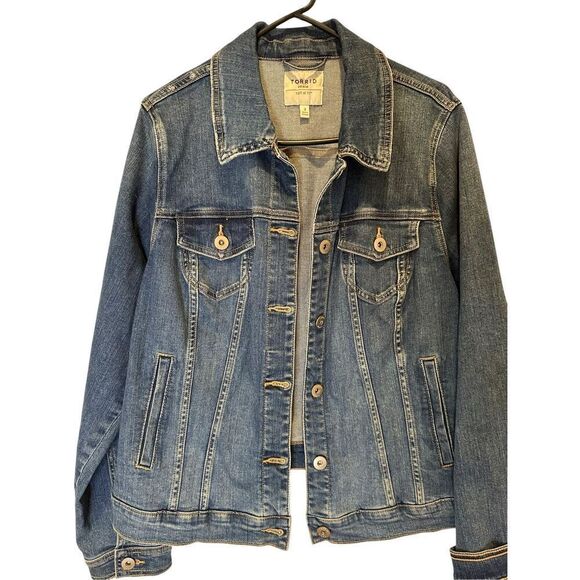 Torrid Denim Classic Stretch Jean Jacket Medium Wash Blue Size 2 - Picture 1 of 5